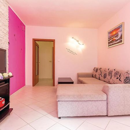 Awesome Apartment In Dobrinj With Wifi Exterior foto