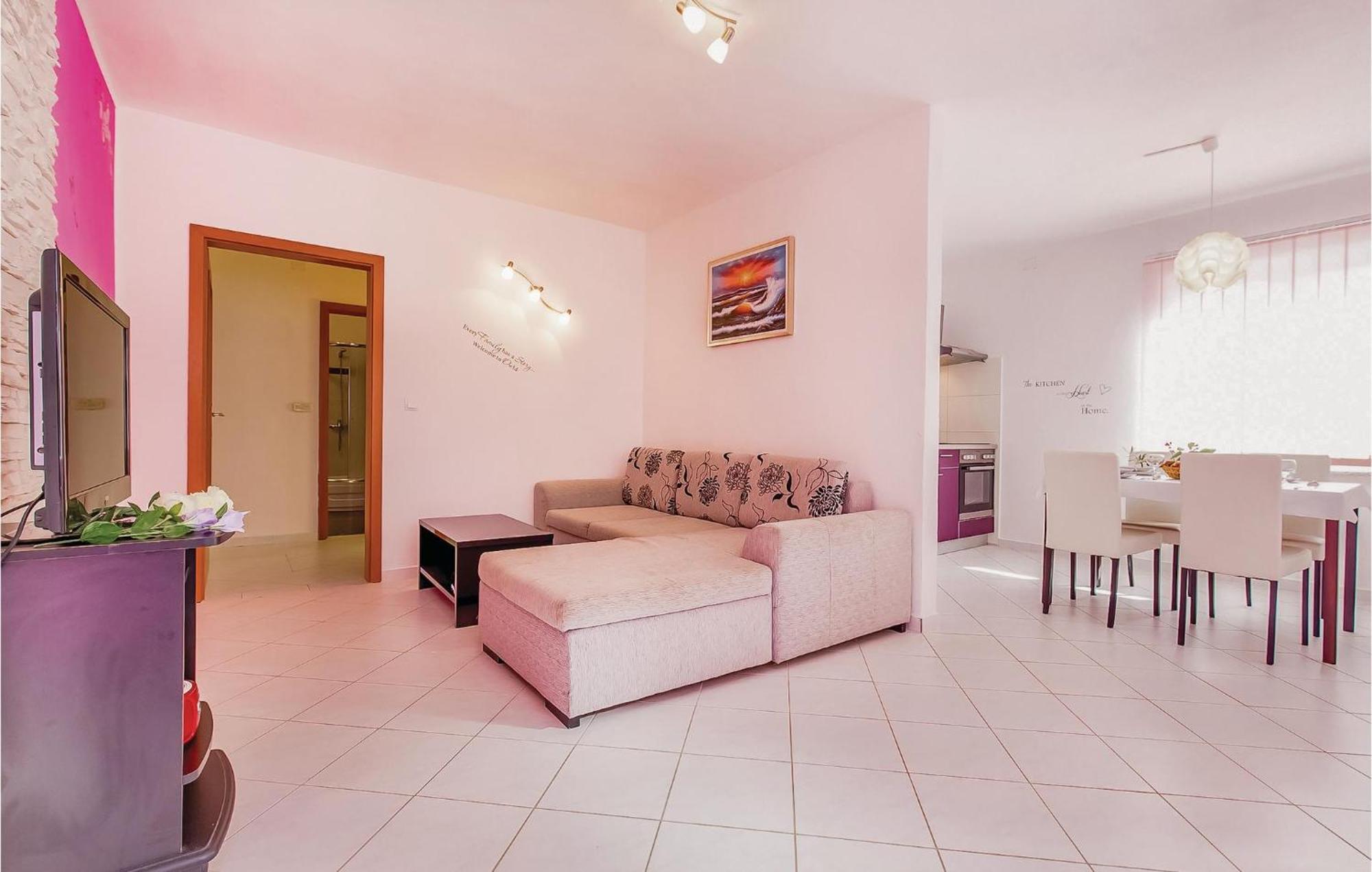 Awesome Apartment In Dobrinj With Wifi Exterior foto