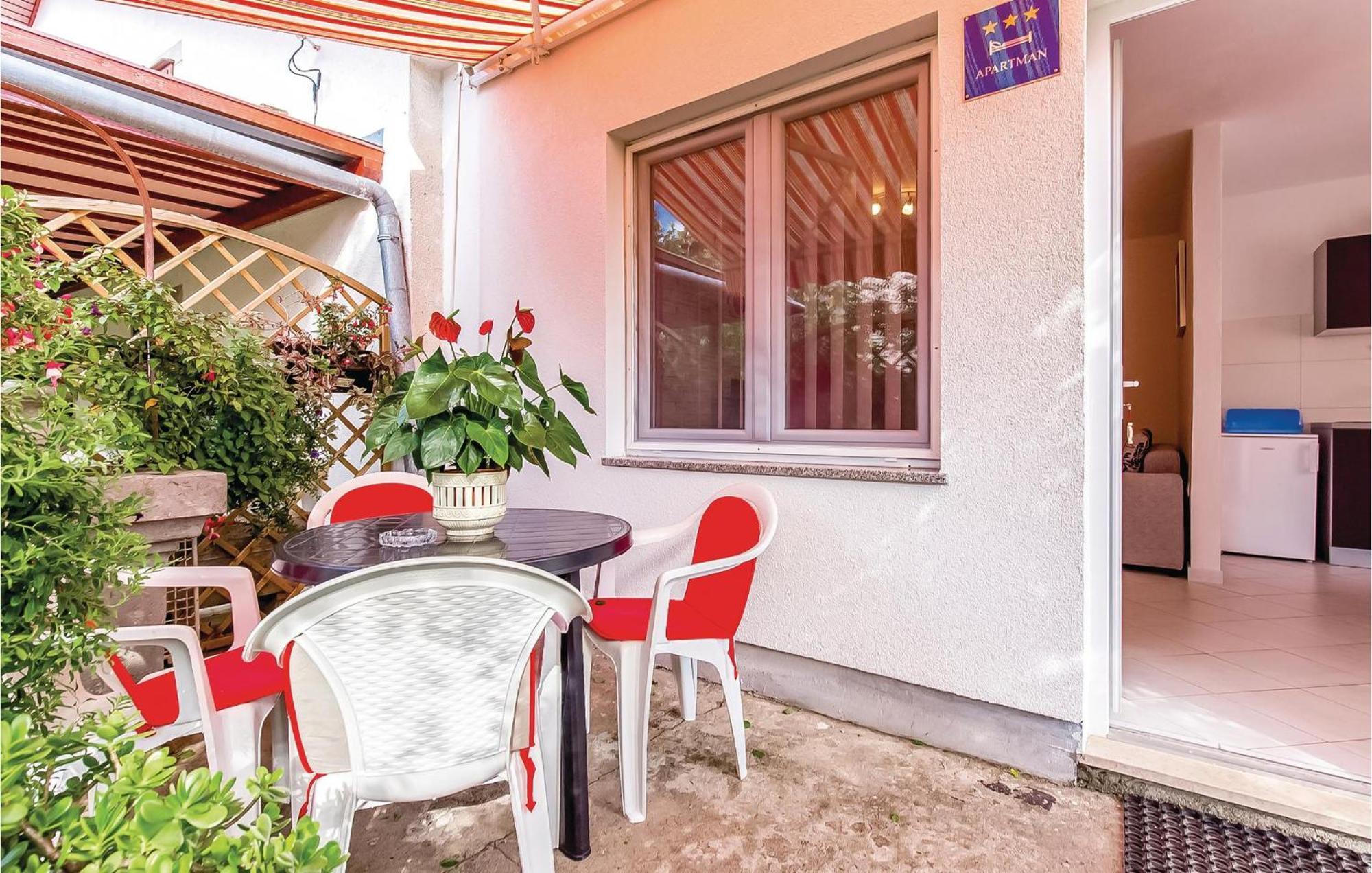 Awesome Apartment In Dobrinj With Wifi Exterior foto