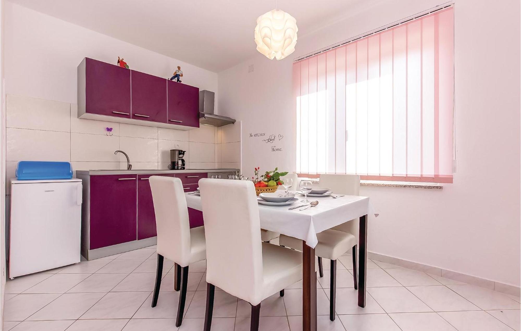 Awesome Apartment In Dobrinj With Wifi Exterior foto