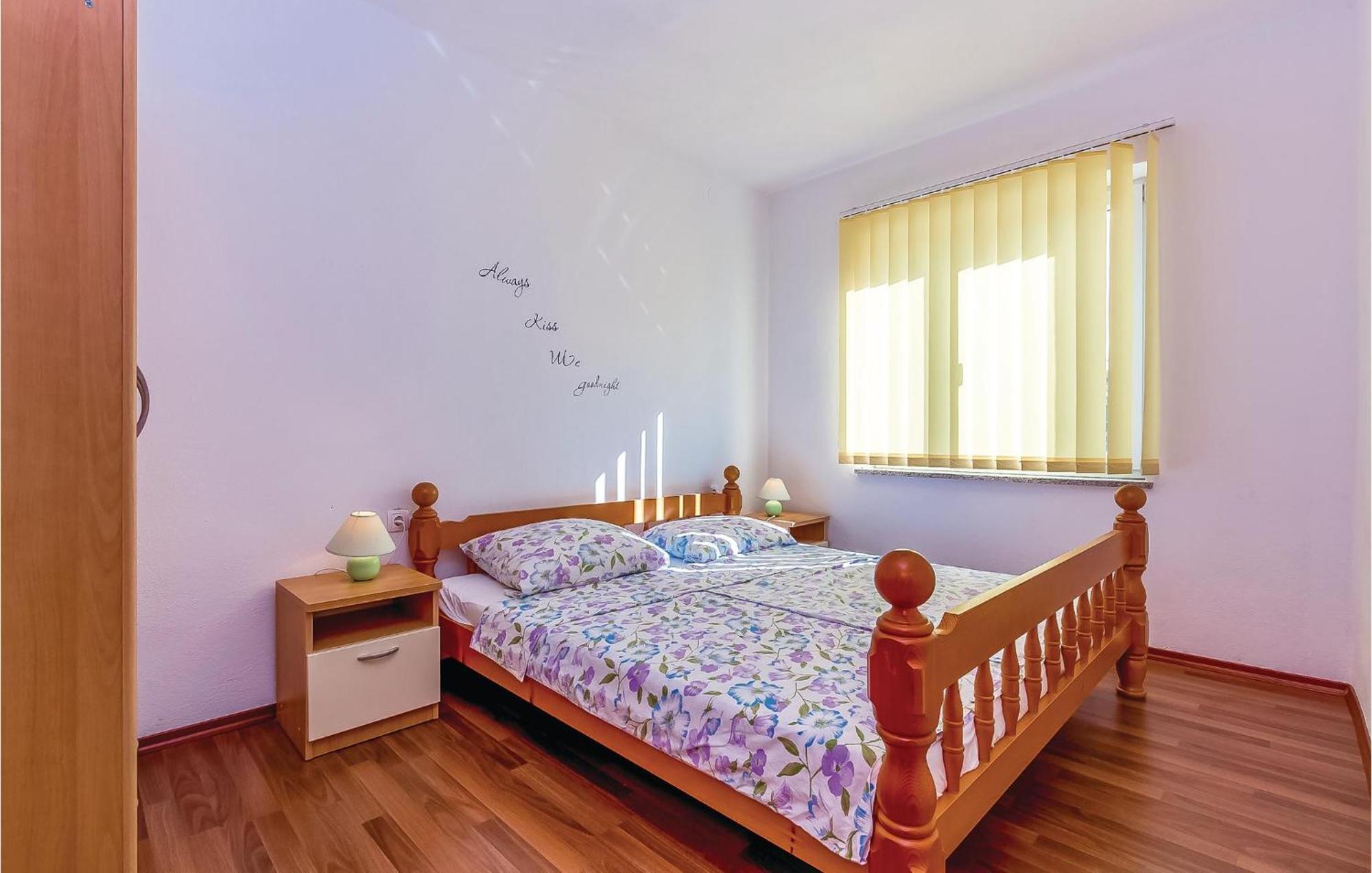 Awesome Apartment In Dobrinj With Wifi Exterior foto